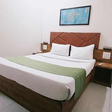 Hotel Comfort- Andheri West Mumbai Dış mekan fotoğraf