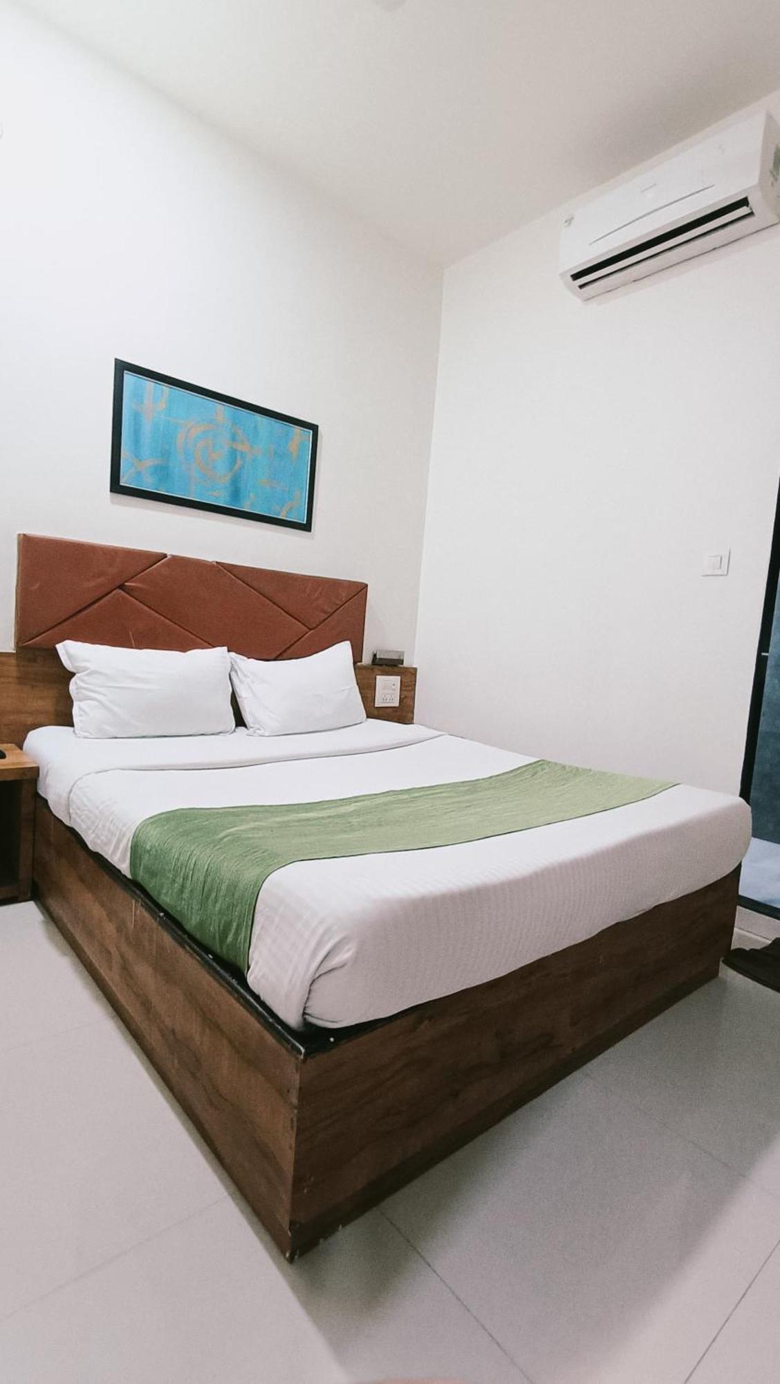 Hotel Comfort- Andheri West Mumbai Dış mekan fotoğraf